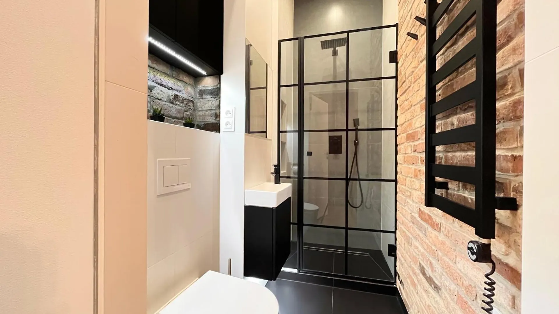 Large 75 M2 Apartment For 6 Guests Next To Wawel Castle Cracovia 0*,  Polonia